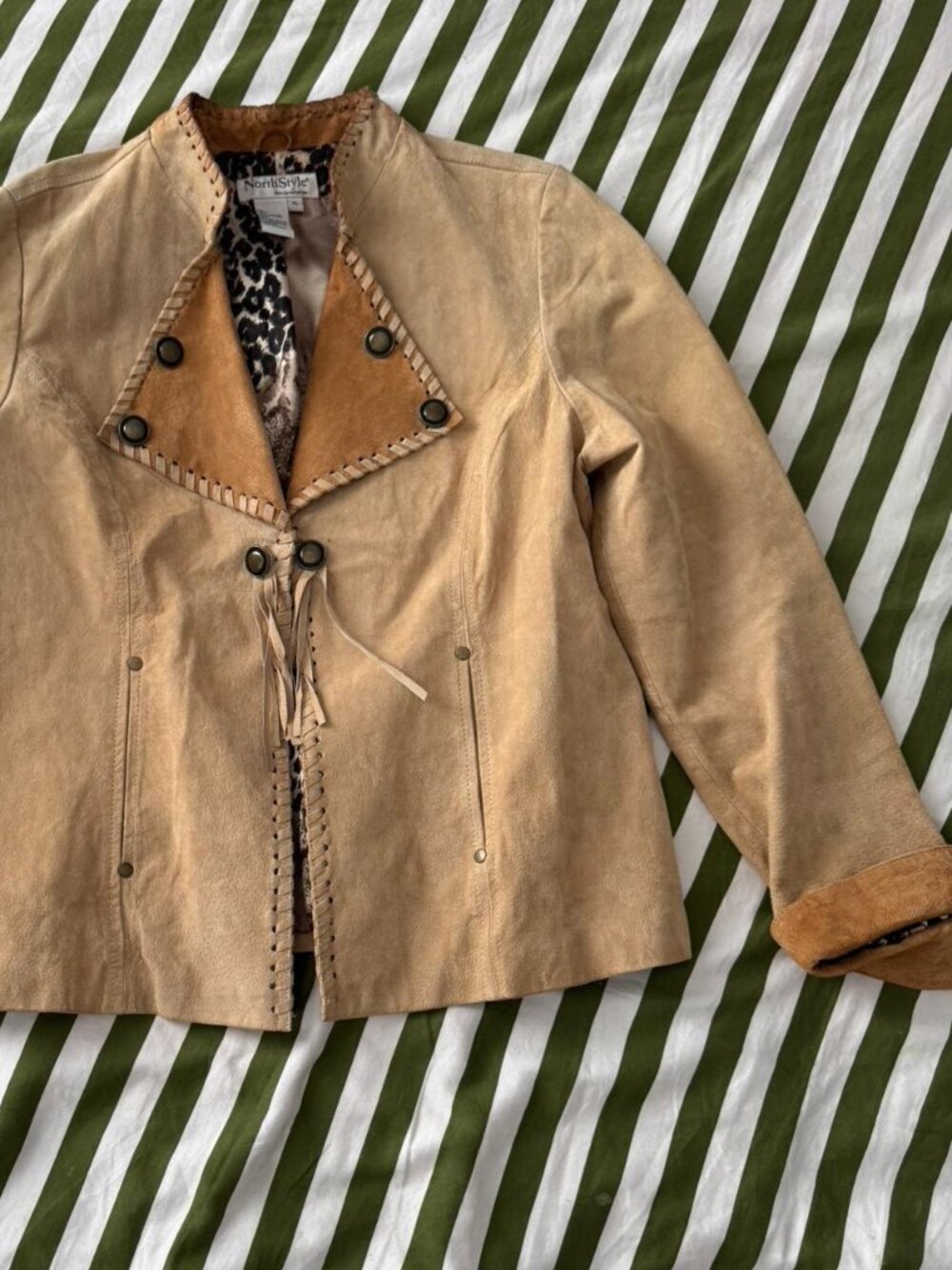 Vintage Suede Western Jacket with Fringe - Picture 6 of 7